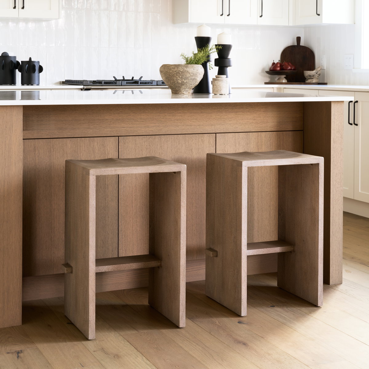 Aida 26' Seat Height Light Gray Wood Counter Stool, Counter & Bar Stool by Mercana, 18.5" length x 14" width x 26" height View 3