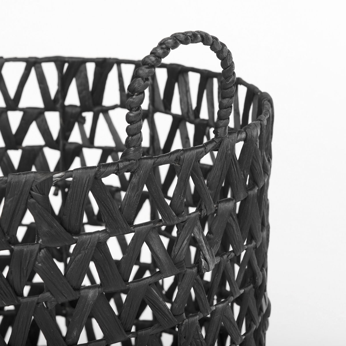 Lola (Set of 3) Black Water Hyacinth Zig Zag Weave Round Basket with Handles, Bins & Basket by Mercana, 19.69" length x 19.69" width x 23.62" height View 6