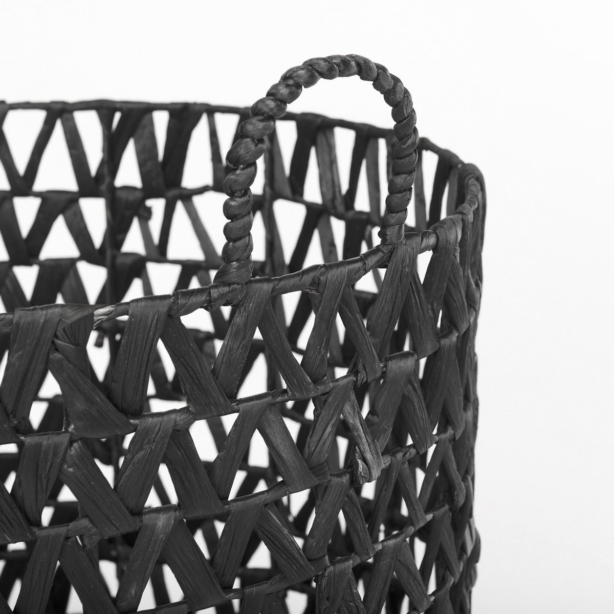 Lola (Set of 3) Black Water Hyacinth Zig Zag Weave Round Basket with Handles, Bins & Basket by Mercana, 19.69" length x 19.69" width x 23.62" height View 6