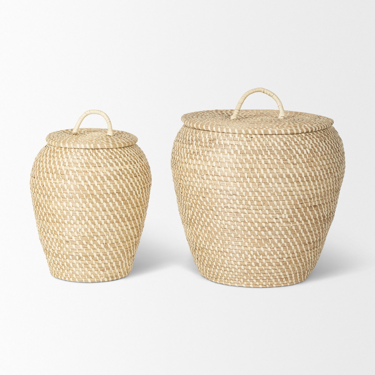 Kalopa Set of 2 Seagrass Floor Baskets with Flat Handled Lid, Bins & Basket by Mercana, 13" length x 13" width x 15.7" height View 3