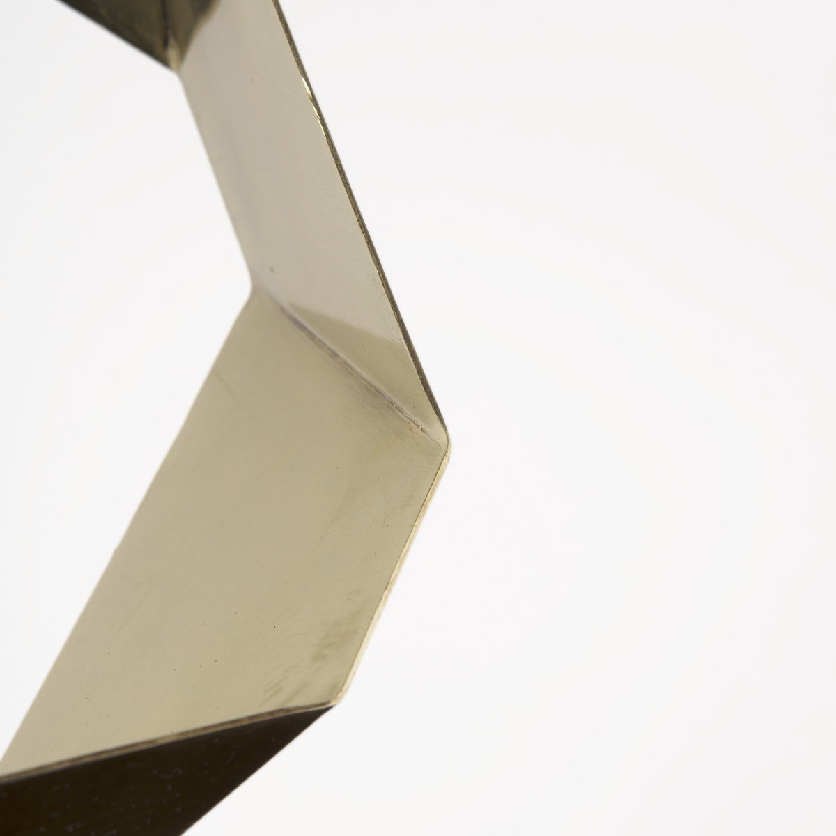 Shamir 15L x 15W Gold Geometric Metal Table Lamp, by Mercana, 14.5" length x 14.5" width x 18.7" height View 9