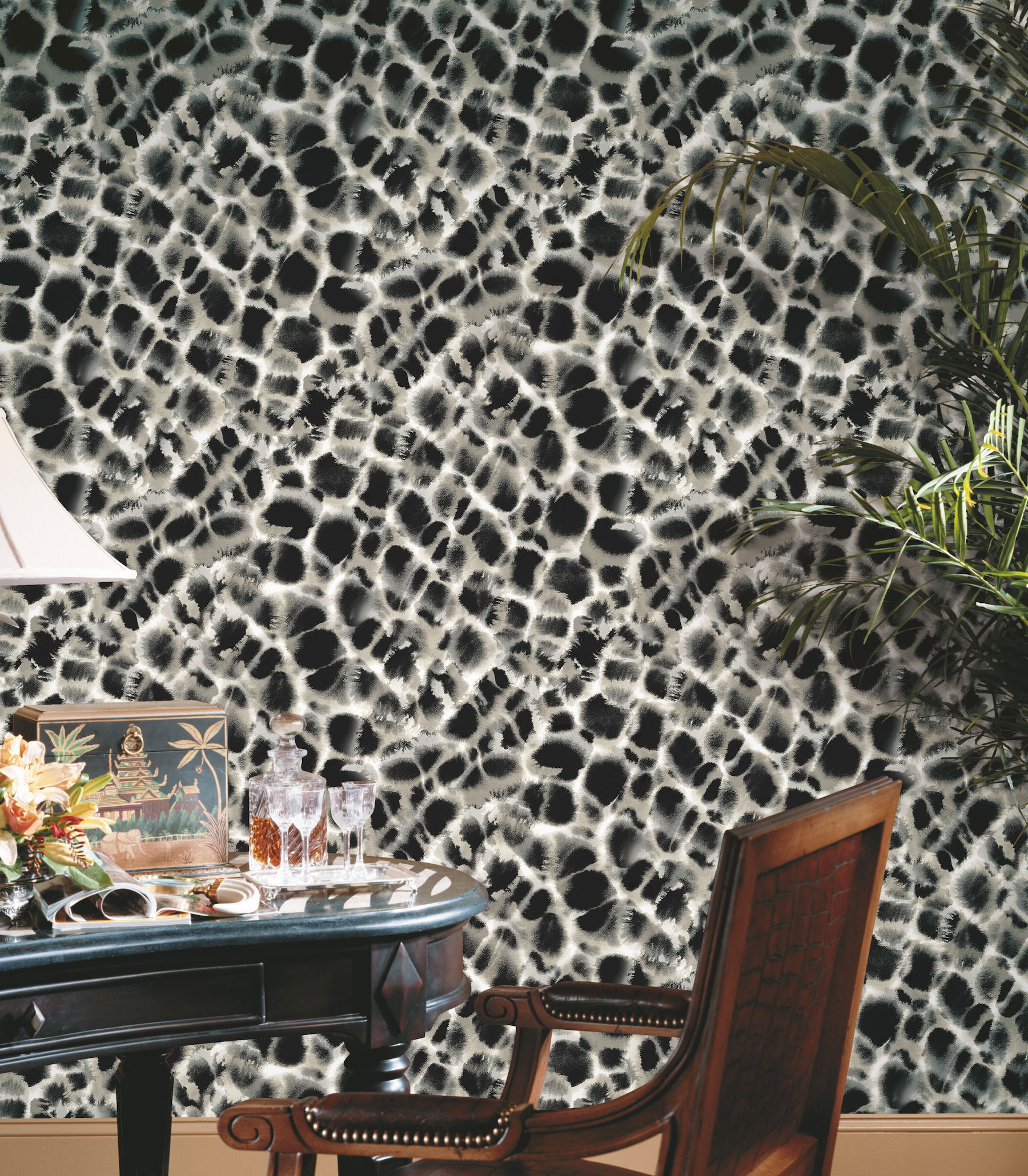 Leopard Rosettes Black & Off White Wallpaper large image 