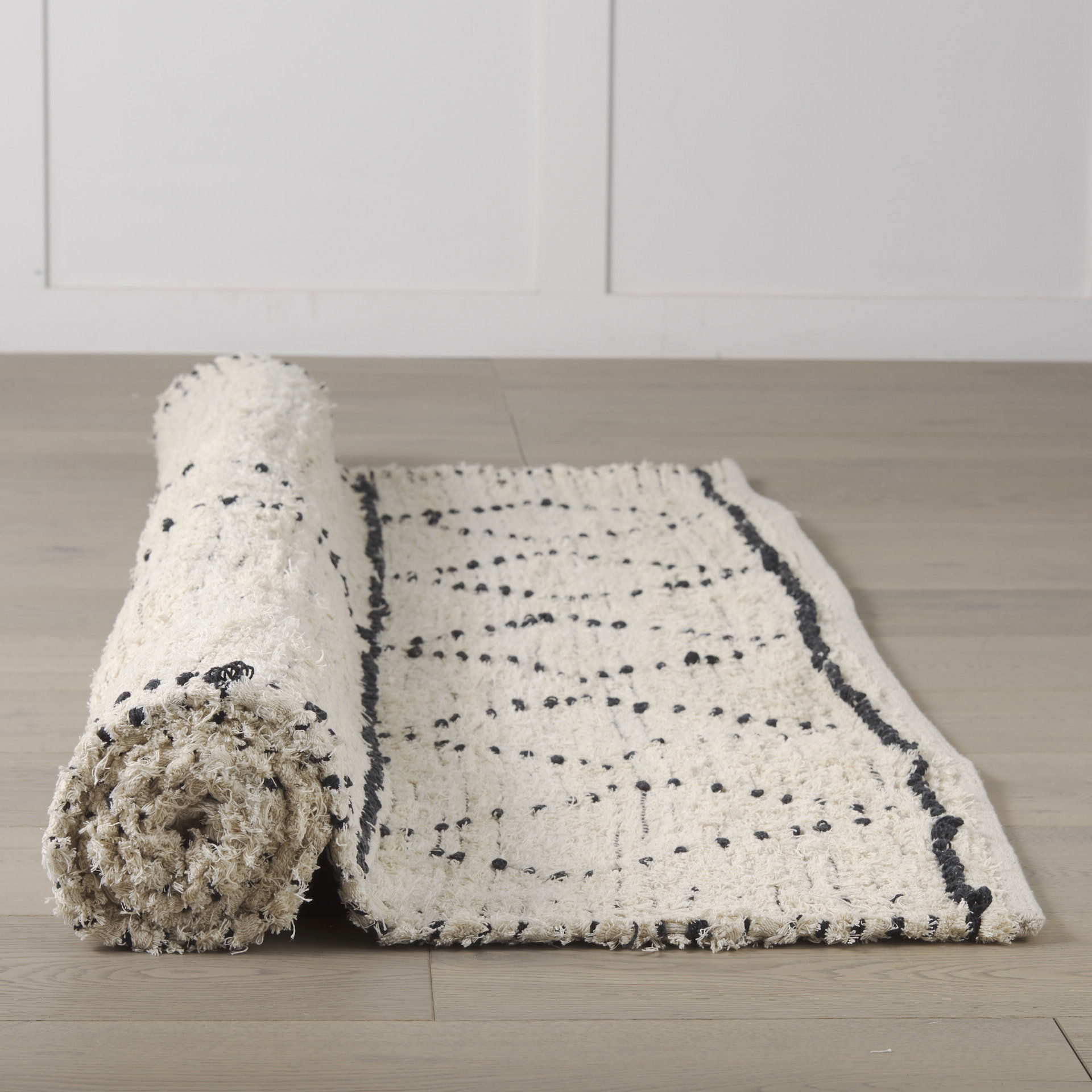 Calvert 5 x 8 Gray Cotton Hand Woven Diamond Patterned Rug large image 