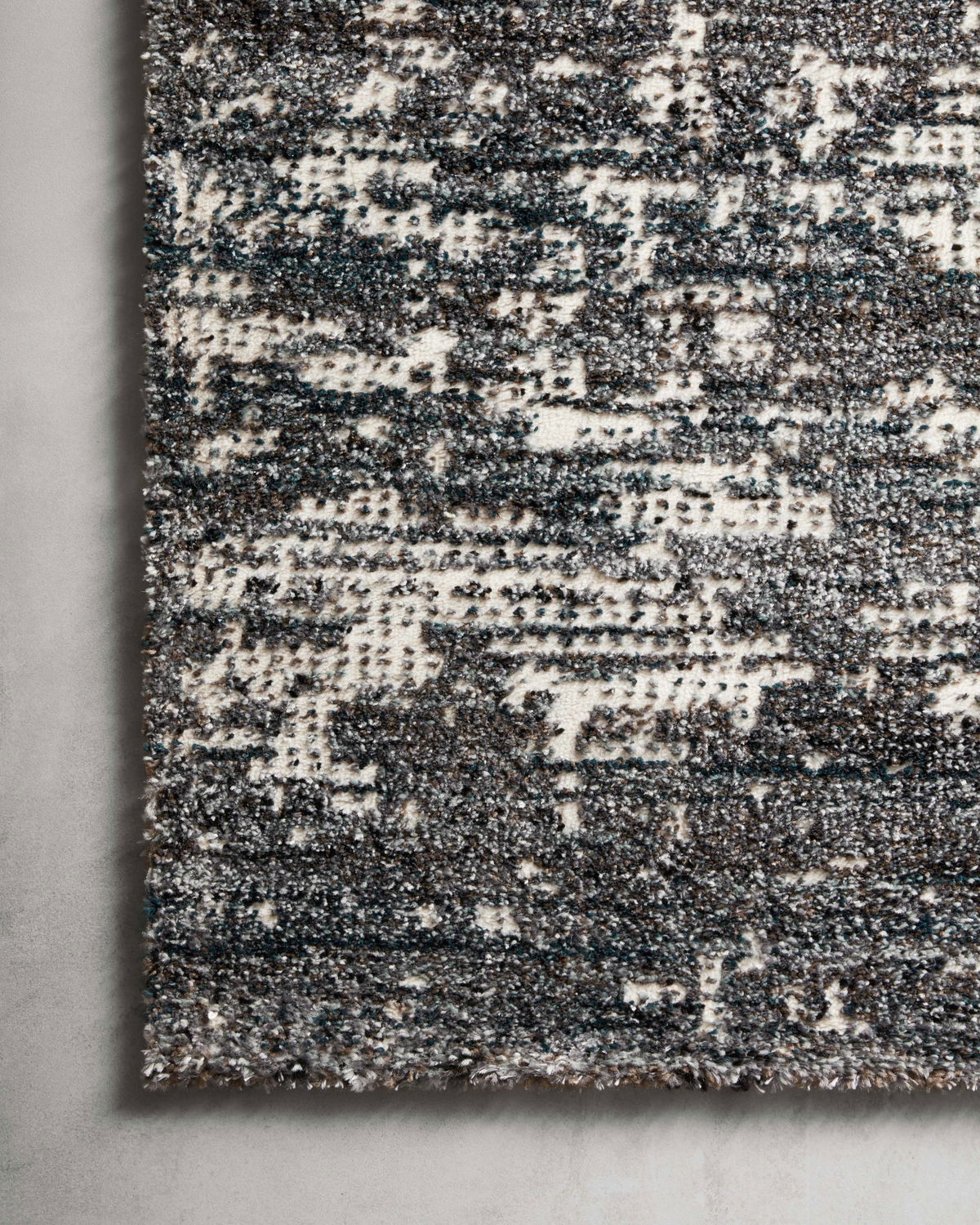 Loloi Augustus Rug, 2'7" length x 7'8" width View 4