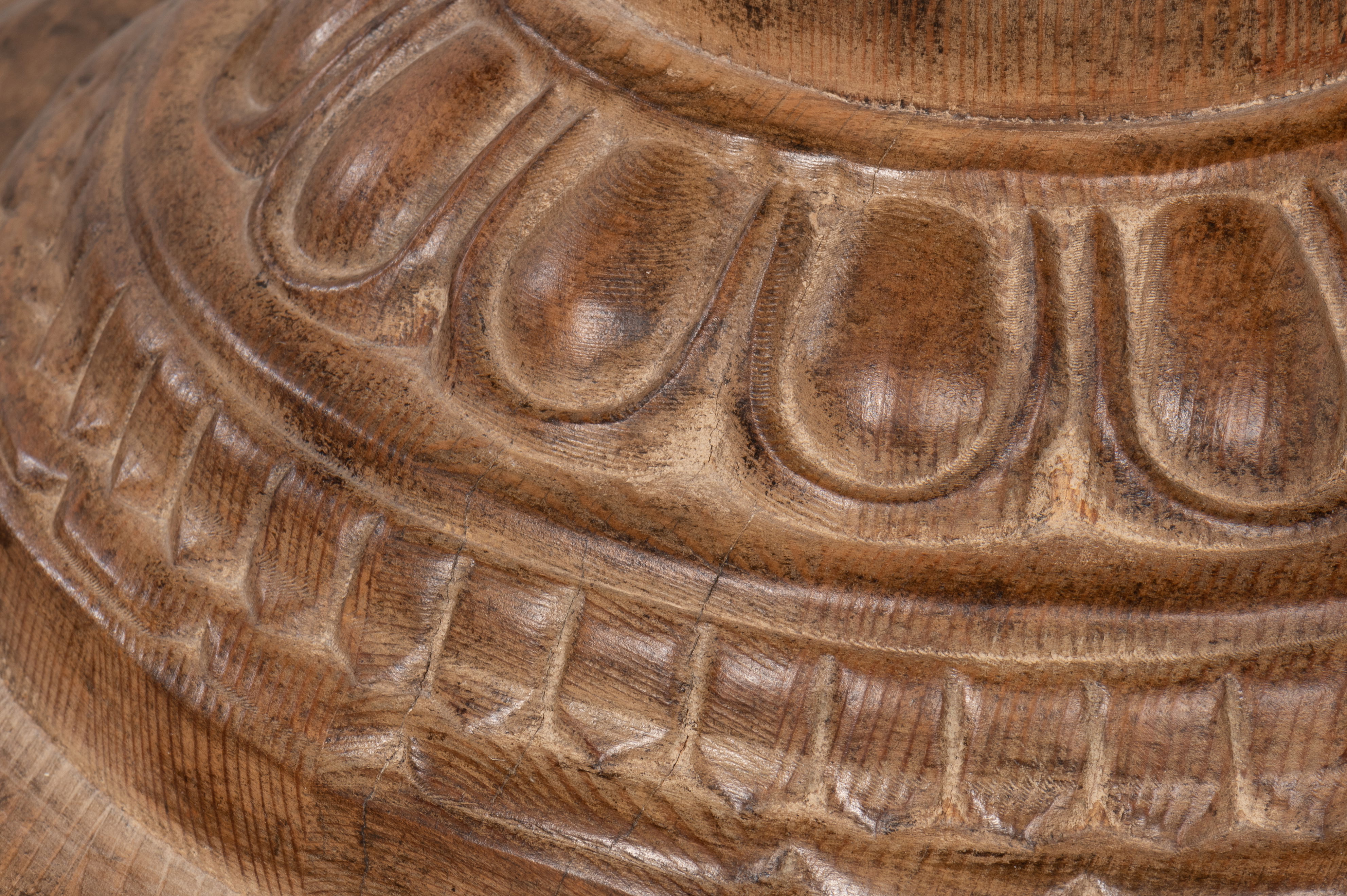 Renaissance Pedestal Dining Table,40'Top, by Sarreid, 40" length x 40" width x 30" height View 7