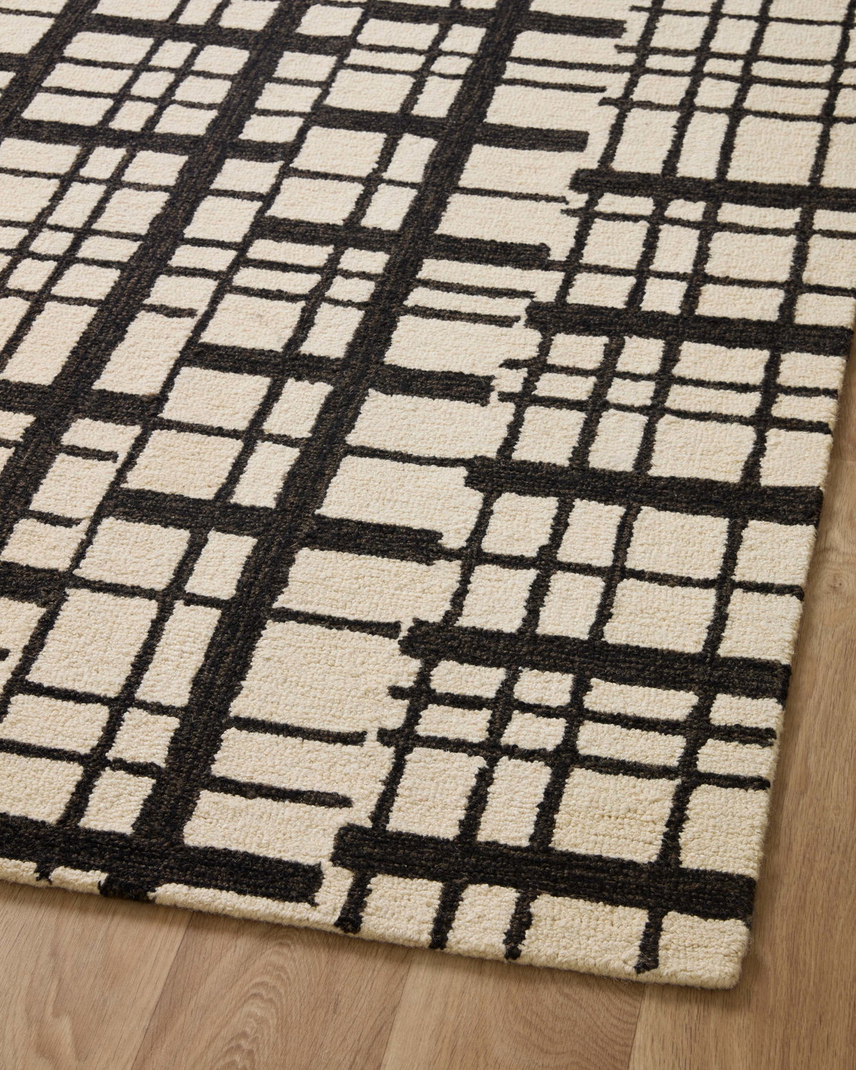 Chris Loves Julia x Loloi Polly Rug, 5' length x 7'6" width View 7