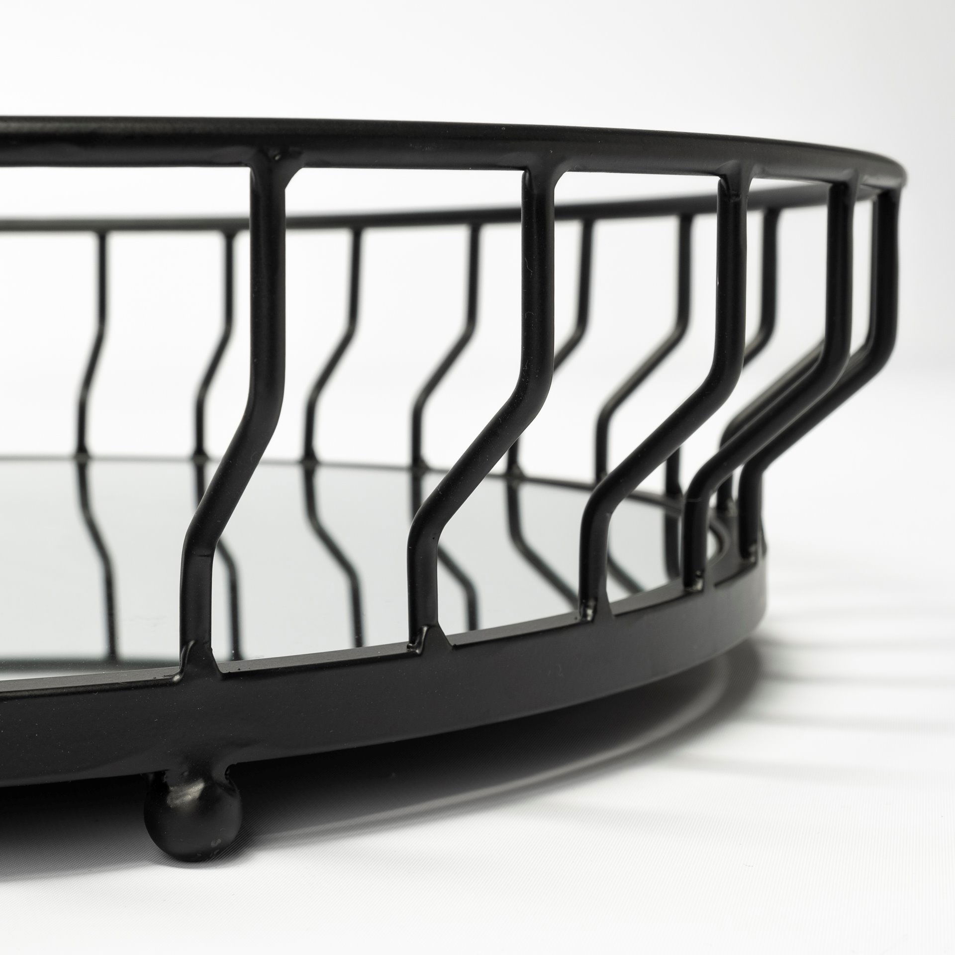 Helena 20L x 20W Black Metal Mirrored Bottom Round Serving Tray large image 