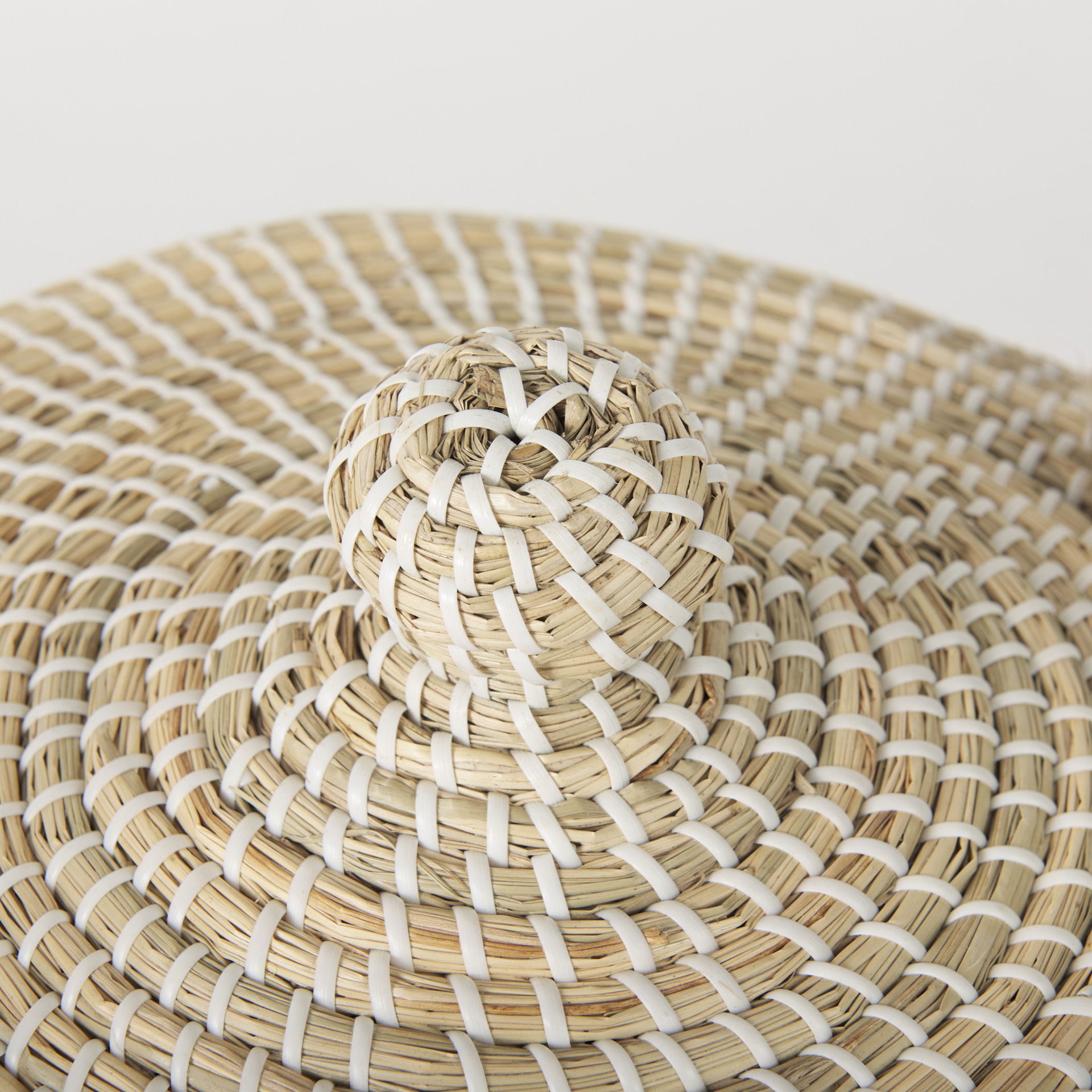 Olivia 15.7L x 15.7W x 17.3H Set of 3 Beige Seagrass Basket with Lid and Handles, Bins & Basket by Mercana, 18.5" length x 13.39" width x 14.57" height View 6