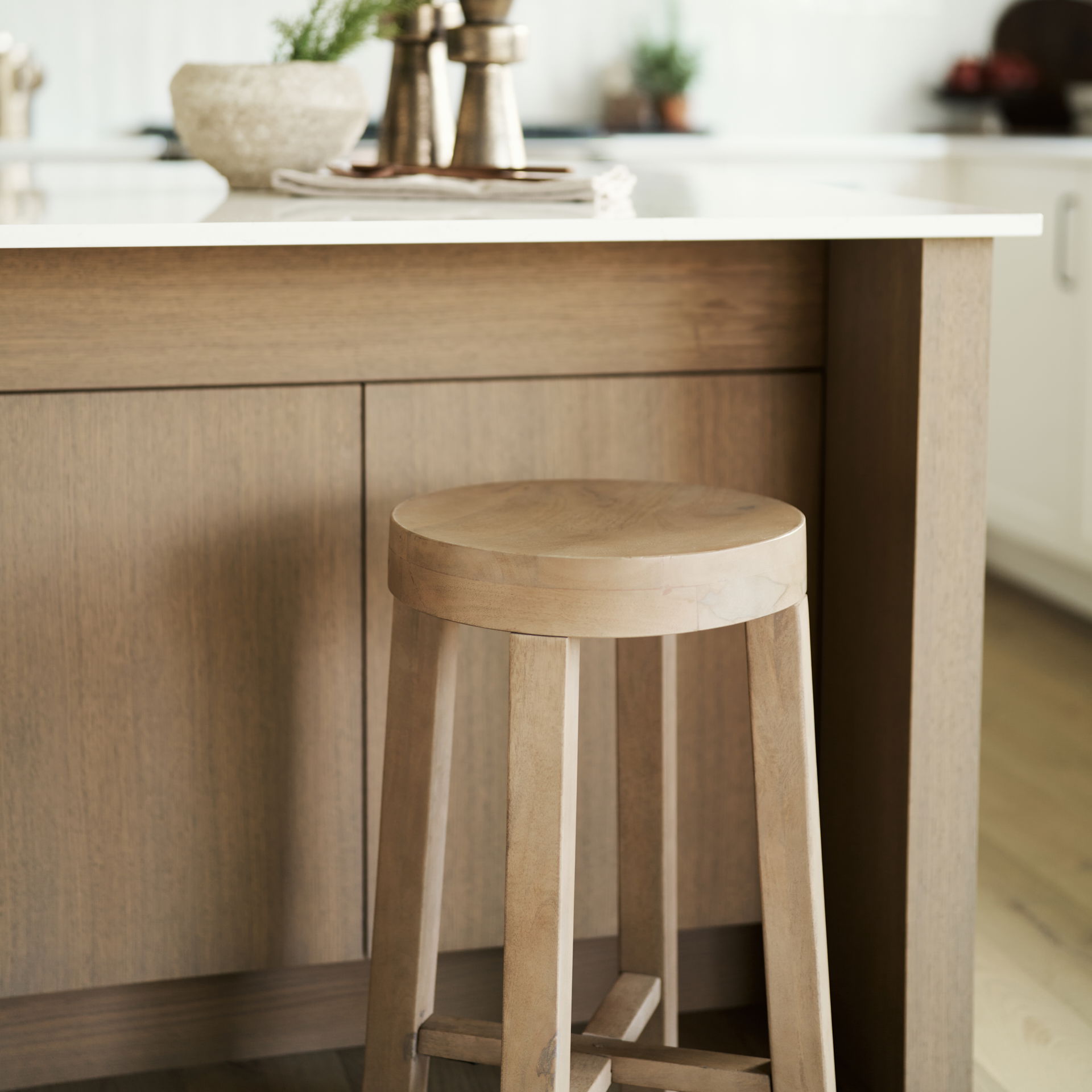 Brahma 26' Total Height White Washed Wood Stool, Counter & Bar Stool by Mercana, 14.5" length x 14.5" width x 26" height View 4