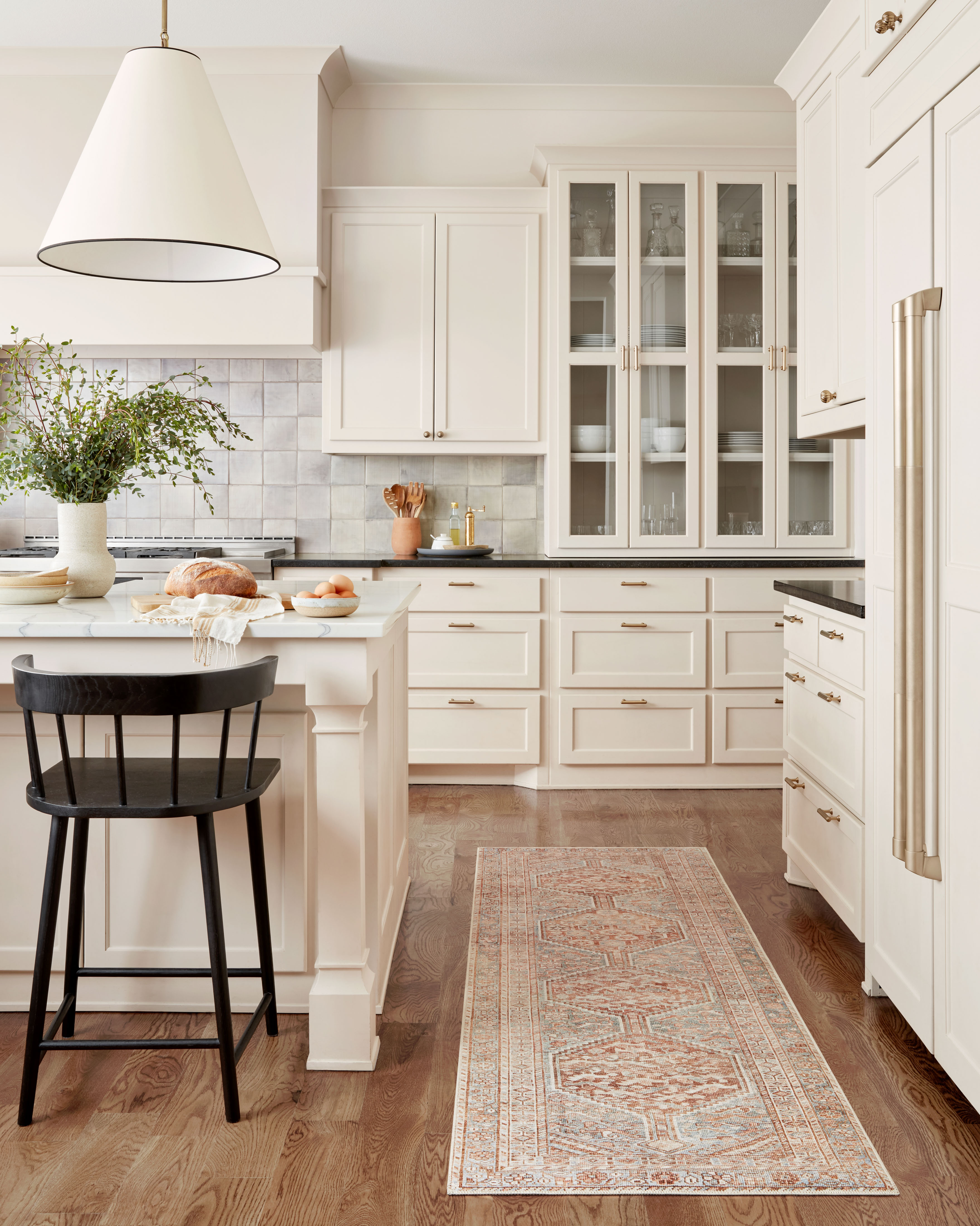 Chris Loves Julia x Loloi Jules Rug, 1'6" length x 1'6" width View 4