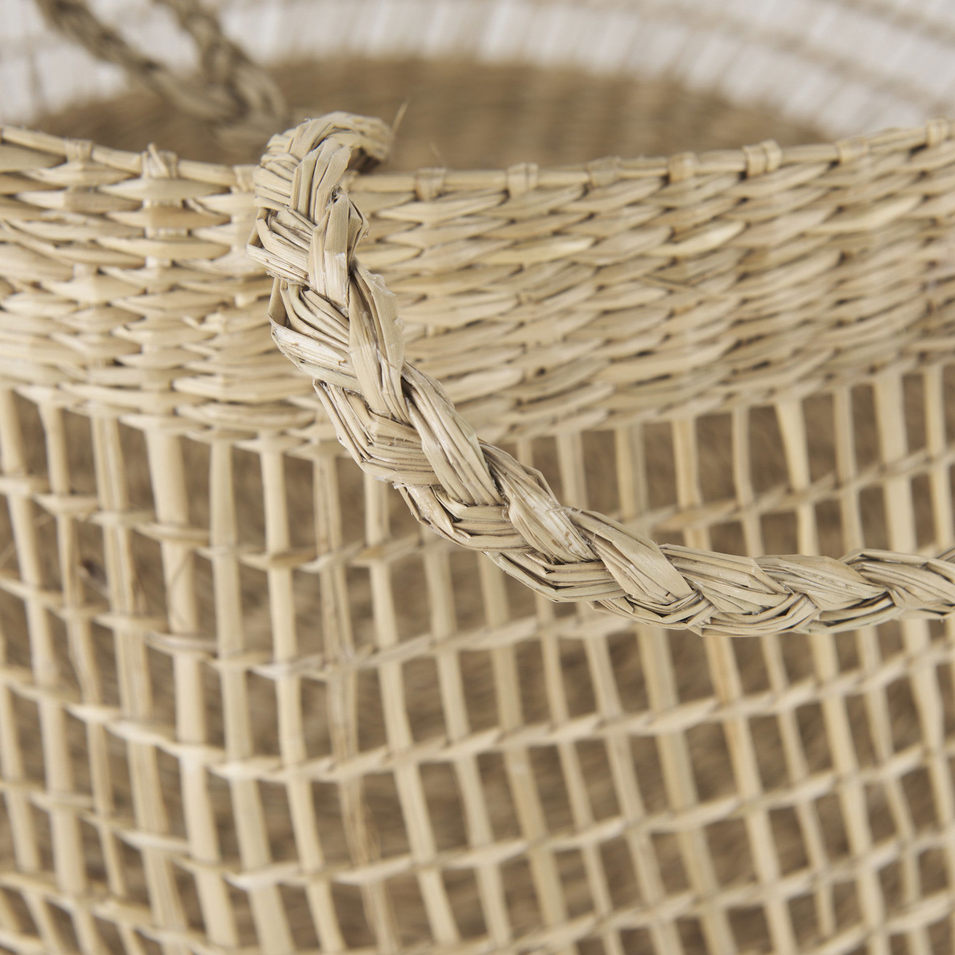 Nova 15.0L x 15.0W x 9.4H (Set of 2) Light Brown Seagrass Woven Round Basket with Long Handle, Bins & Basket by Mercana, 17.72" length x 9.45" width x 23.62" height View 6