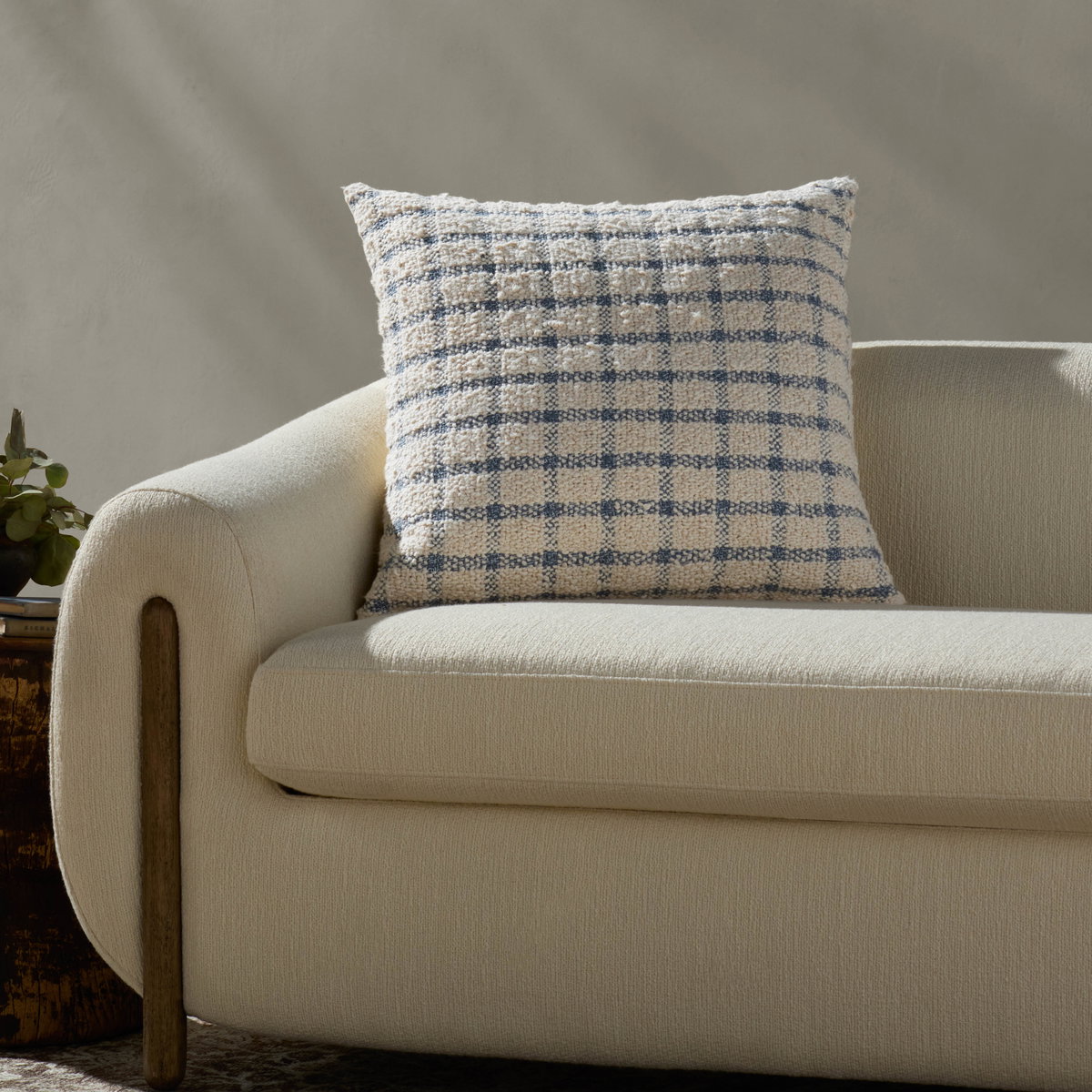 Magnolia Home by Joanna Gaines x Loloi Erin Pillow, Decorative Pillow, 22" length x 22" width View 2