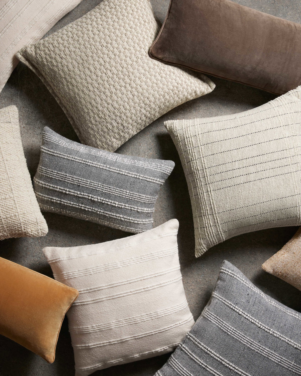 Magnolia Home by Joanna Gaines x Loloi Pillows Pillow, Decorative Pillow, 22" length x 22" width View 3