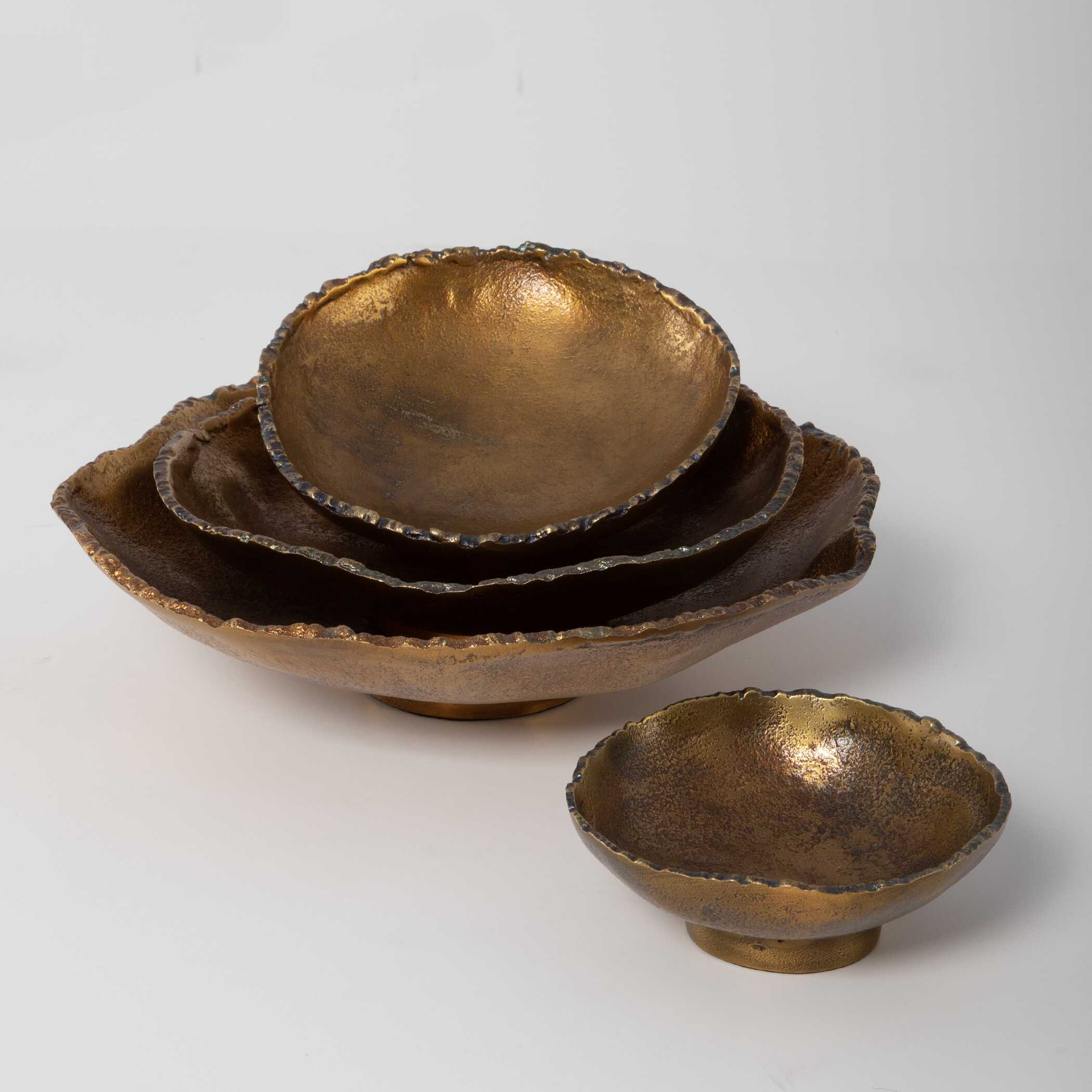 Lucky Coins Brass Wall Bowls Set/4 large image 