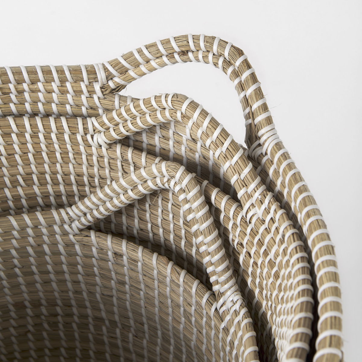 Maddie (Set of 3) Light Brown with White Dipped Seagrass Round Basket  with Handles, Bins & Basket by Mercana, 15.75" length x 15.75" width x 17.32" height View 6