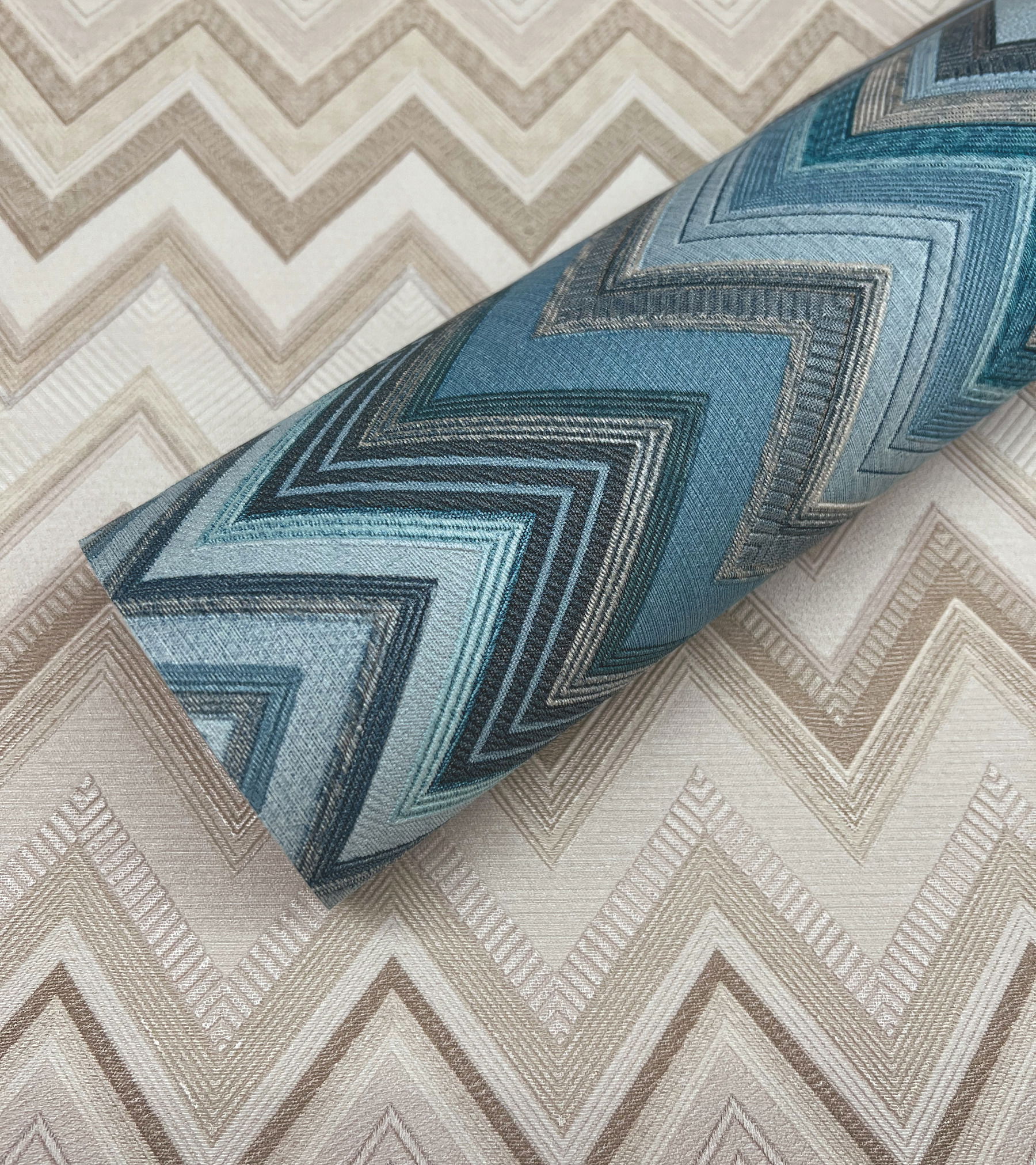 Happy Zigzag Neutral Wallpaper large image 