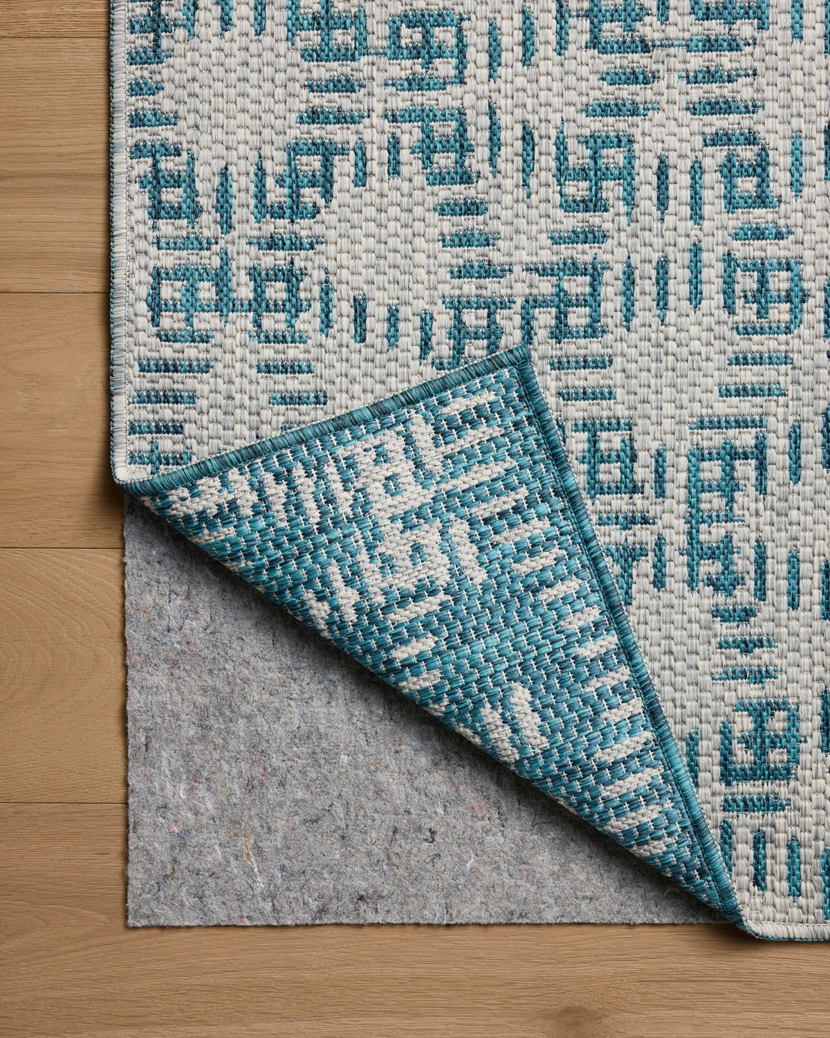 Loloi Easton Rug, 5'3" length x 7'6" width View 7