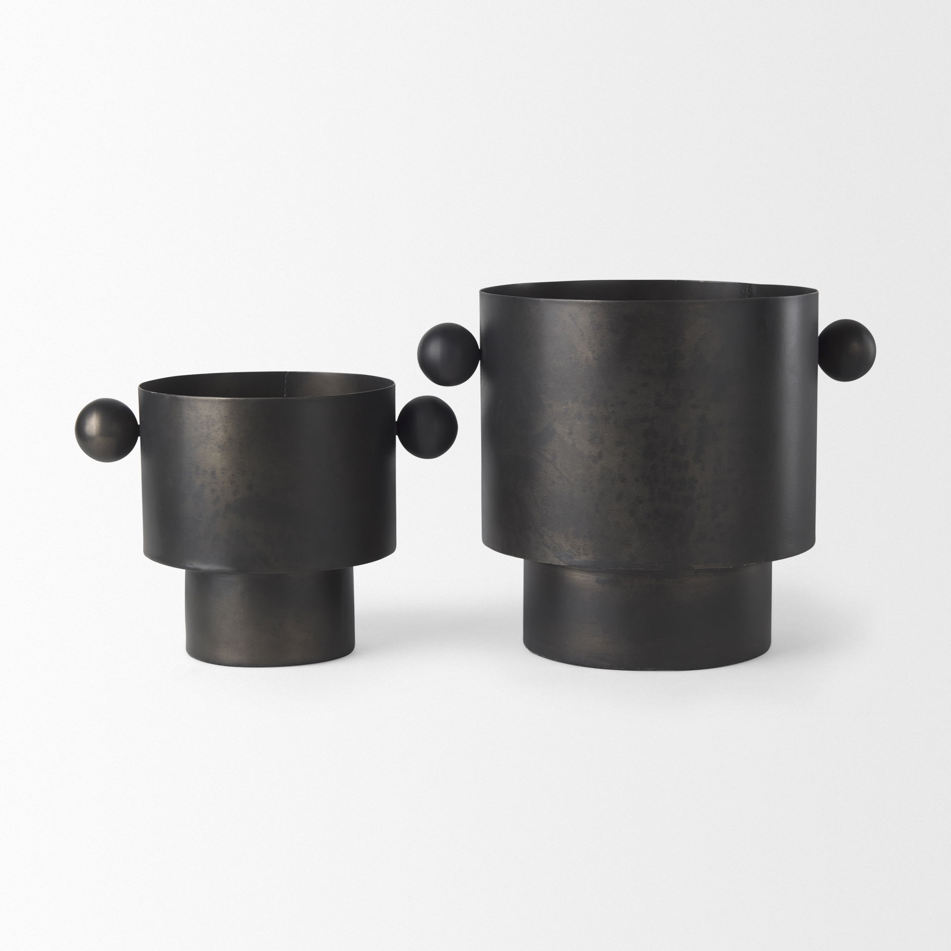 Juno 8.5H Large Black Iron Vase large image 