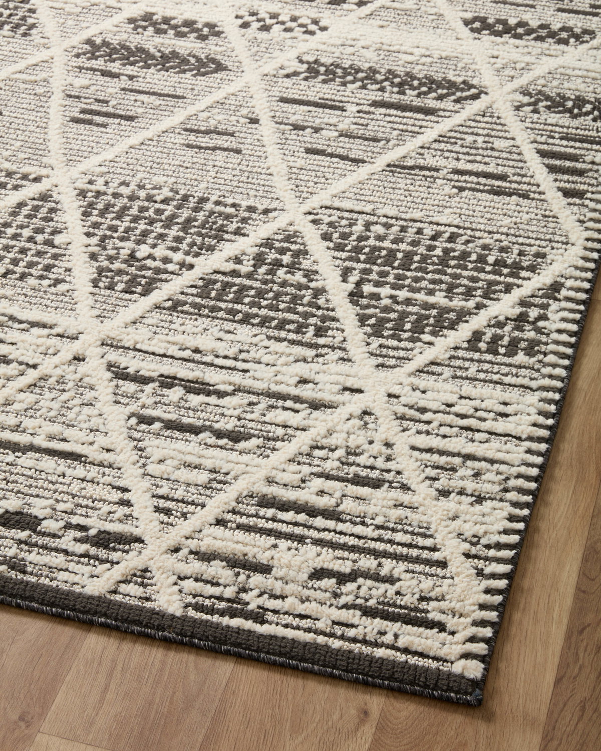Loloi Fabian Rug, 1'6" length x 1'6" width View 7