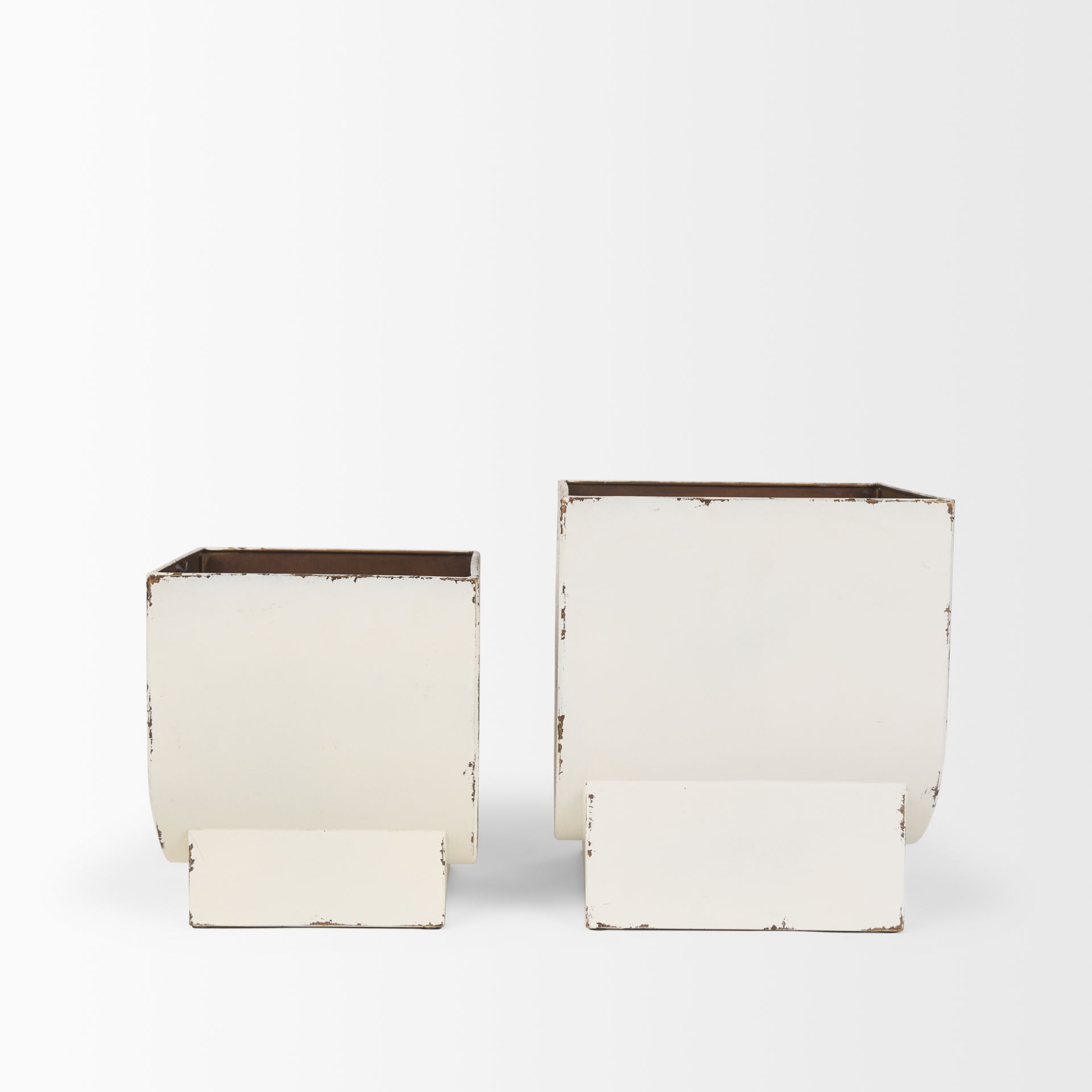 Medina Off White with Gold Antiquing Metal Planters (Set of 2), by Mercana, 9.45" length x 9.45" width x 11.02" height View 4