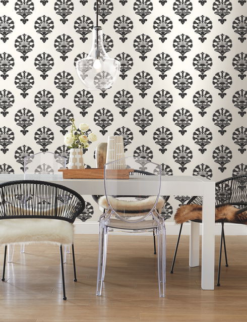 Luxor Black & White Wallpaper